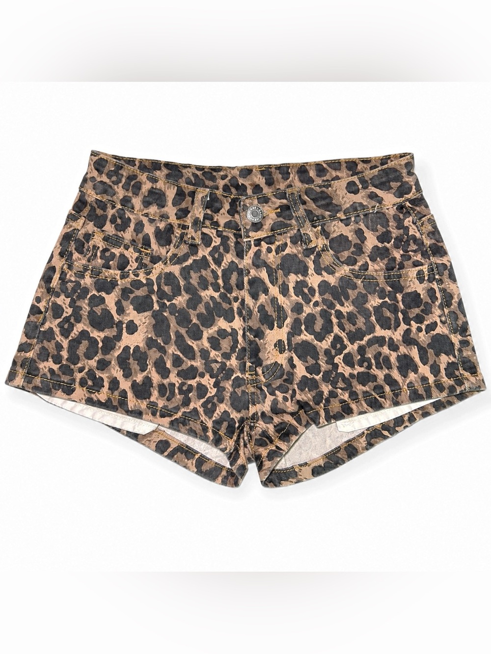 Fitted Leopard Print Women’s Denim Shorts - Brown